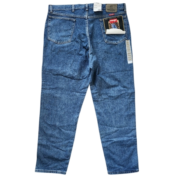 Wrangler Relaxed Fit Blue Jeans - Picture 5 of 6